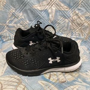 Under Armor Shoes For Woman Size5.5